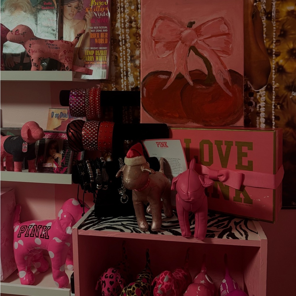 Pink Dog Collection - Picture 2 of 2